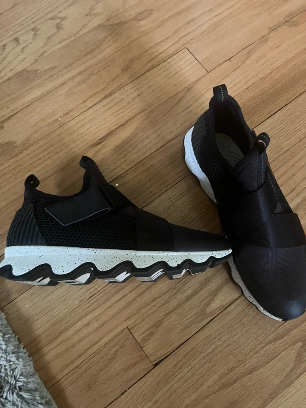 Sorel Kinetic Sneak in Black with sea salt Size 9 - Picture 2 of 8